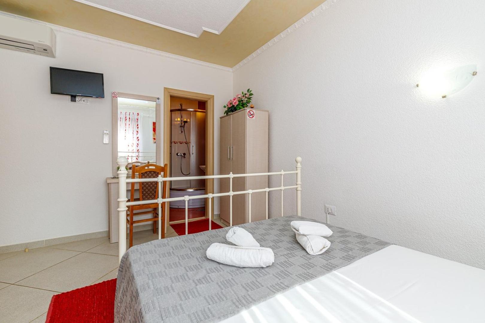 Genoa Rooms Poreč Oda fotoğraf