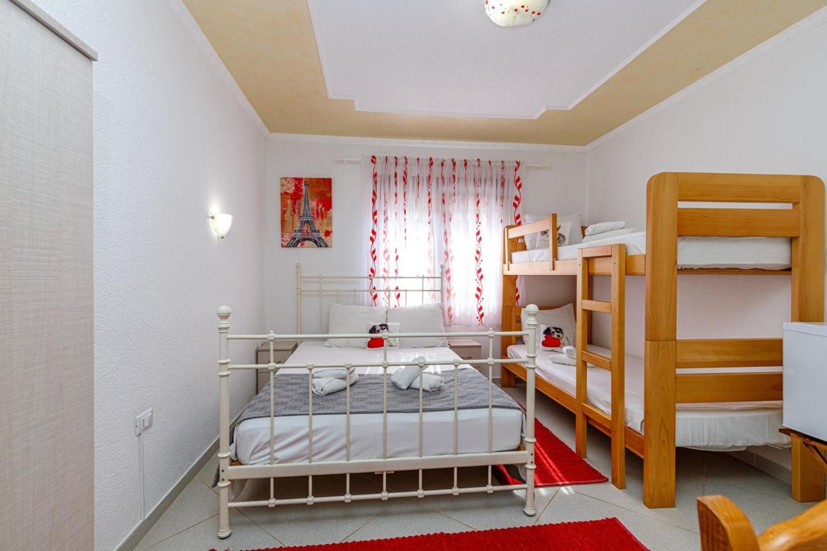 Genoa Rooms Poreč Oda fotoğraf